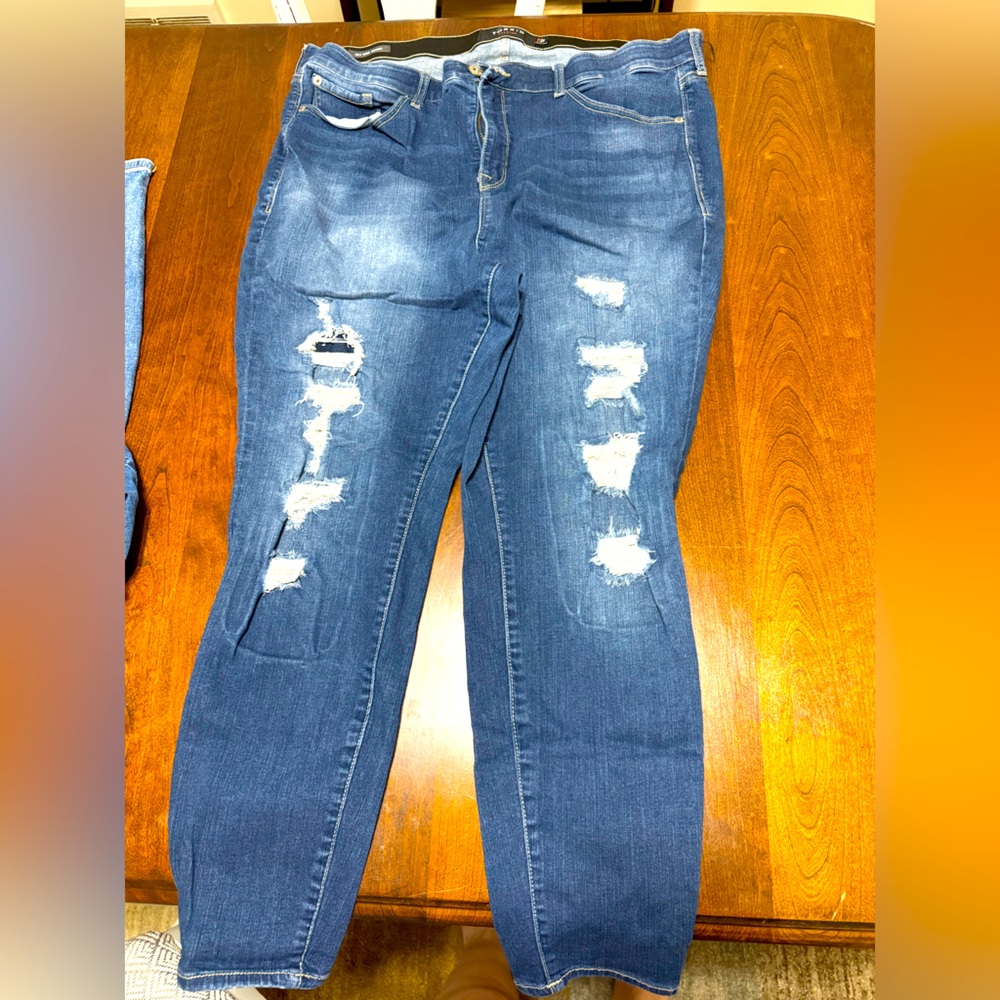 Torrid (22)